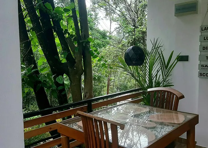 Dhanudi Homestay